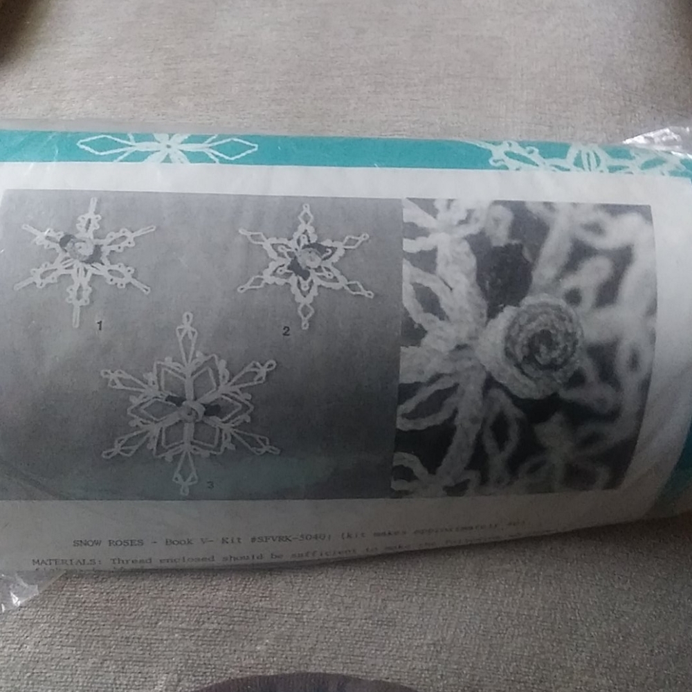 Crotchet Snow Flakes and Roses Kit - Picture 2 of 5